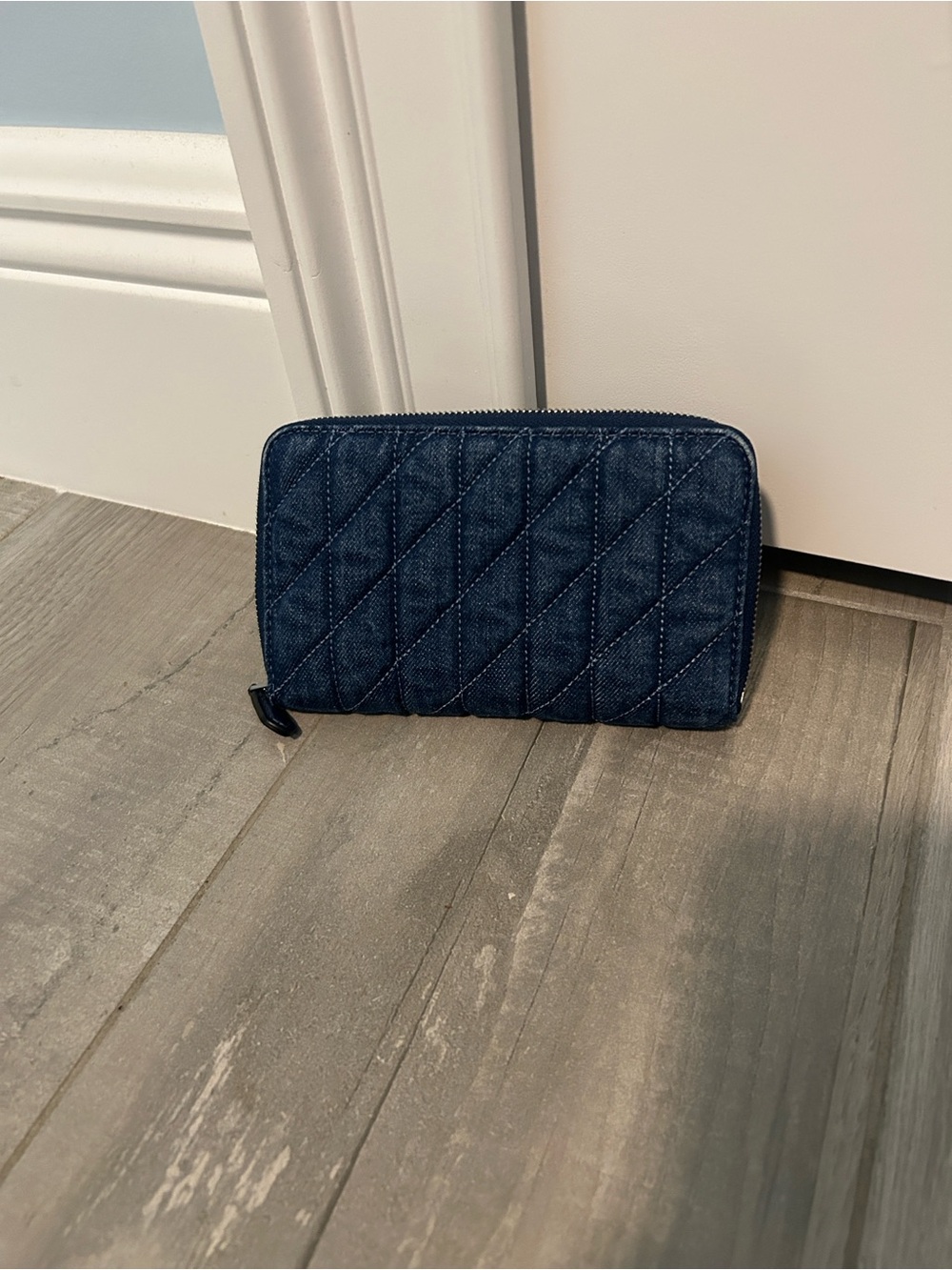 Coach Quilted Denim Zip Wallet - Navy Blue with Gold Logo - Picture 3 of 3